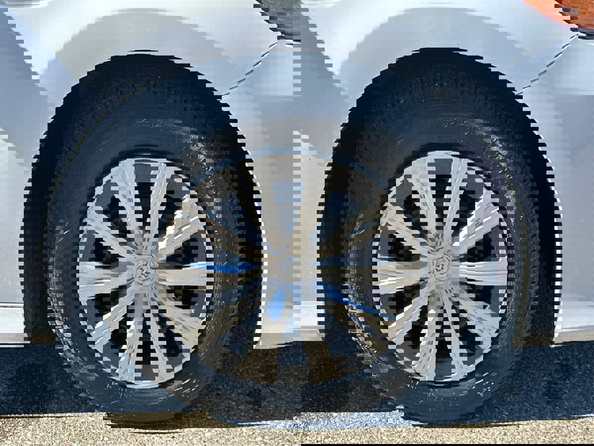 Used 2023 Toyota Camry LE image 21