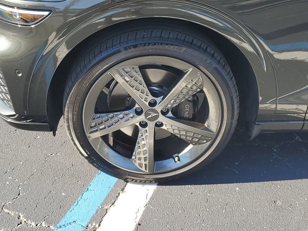 Used 2025 Genesis GV70 2.5T w/ Sport Prestige Package image 11