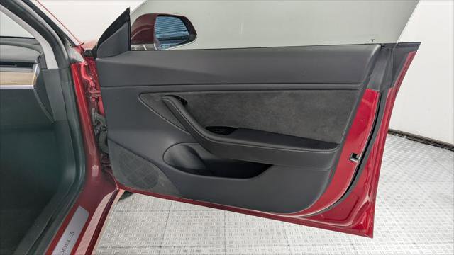 Used 2018 Tesla Model 3 Long Range image 19