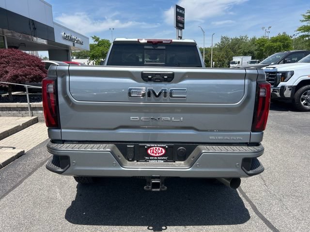 New 2026 GMC Sierra 3500 Denali Ultimate w/ LPO, Black Badging Package AWD/4WD image 4