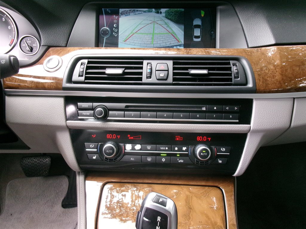 Used 2011 BMW 535i xDrive Sedan AWD/4WD image 21