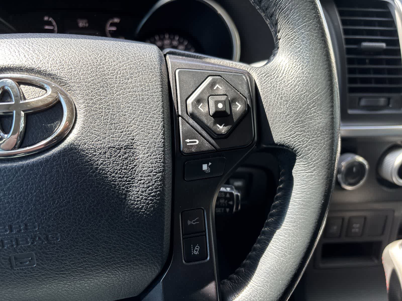 Used 2018 Toyota Sequoia TRD Sport AWD/4WD image 10