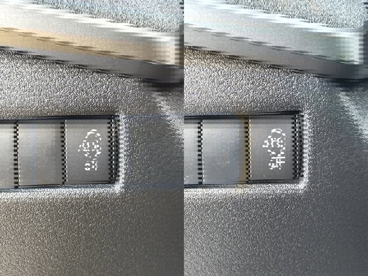 New 2026 Nissan Kicks SV image 33