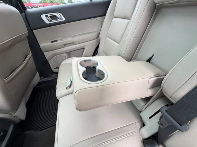 Used 2015 Ford Explorer Limited w/ Equipment Group 301A AWD/4WD image 18