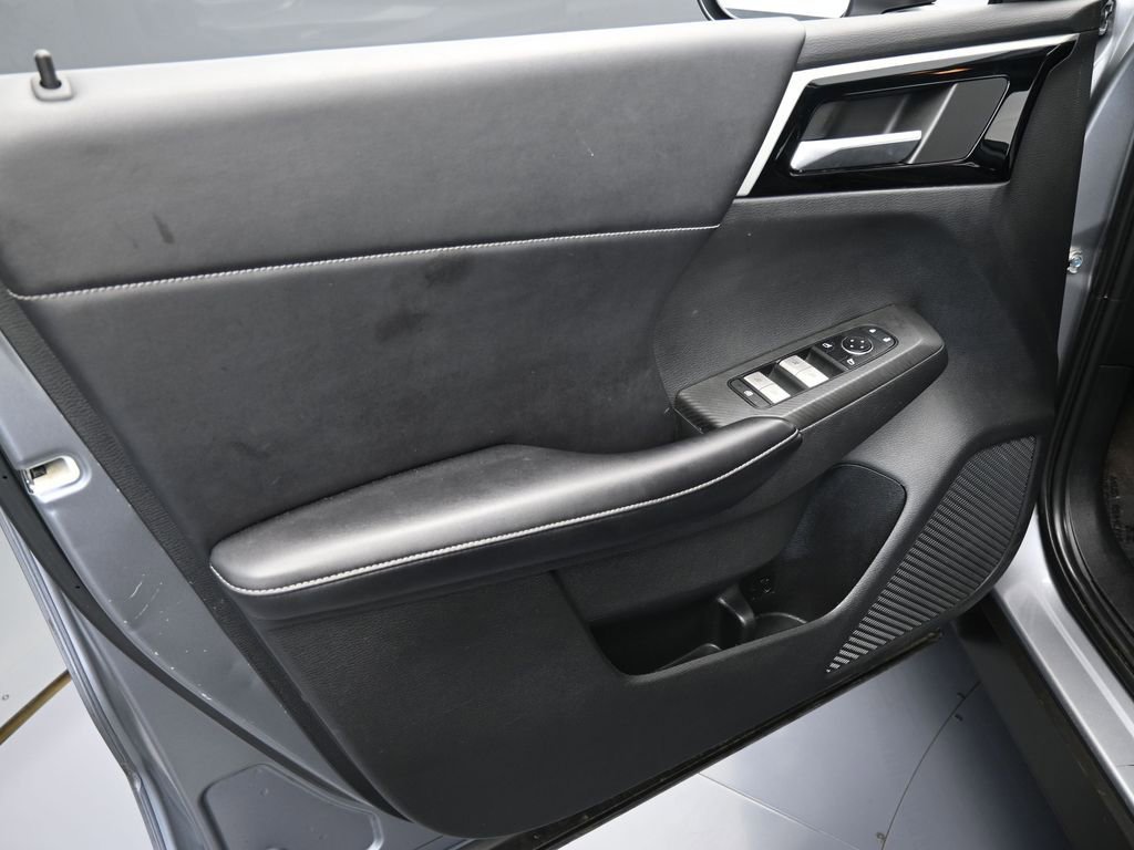 Used 2022 Mitsubishi Outlander SE image 14