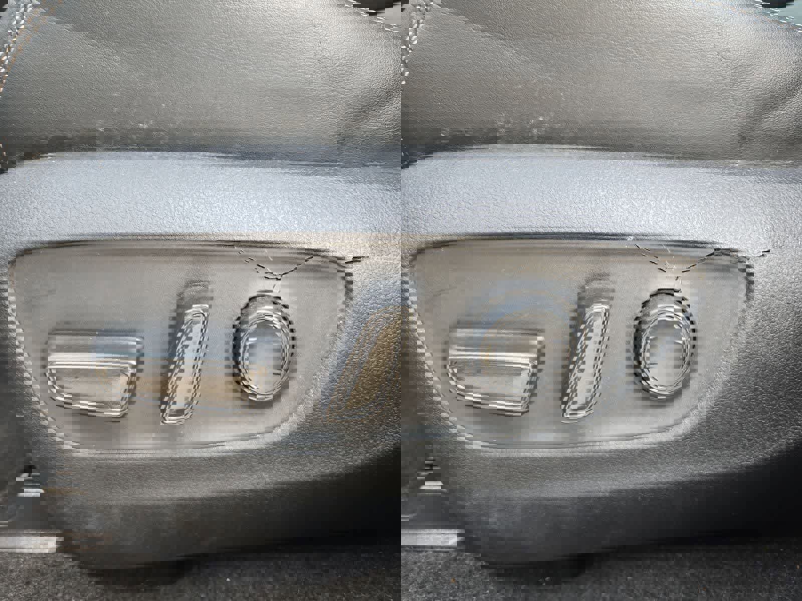 Used 2021 Toyota RAV4 XLE Premium image 16