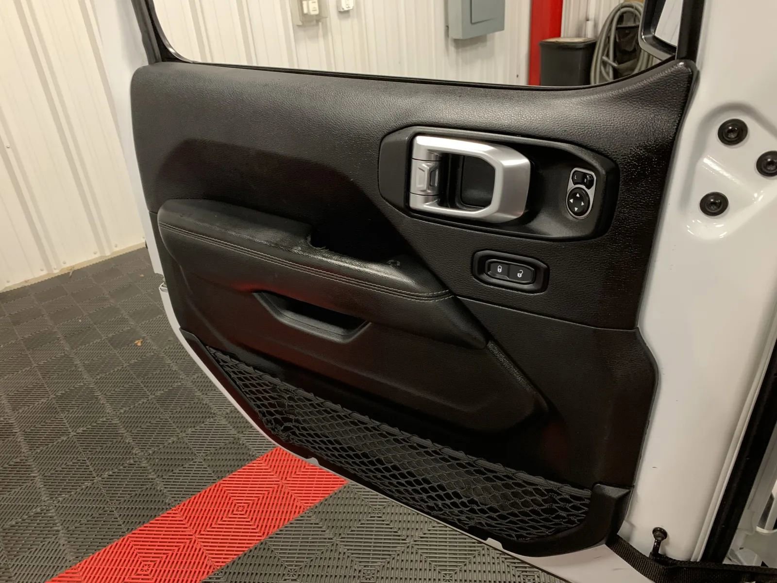 Used 2019 Jeep Wrangler Unlimited Sahara w/ Dual Top Group image 31