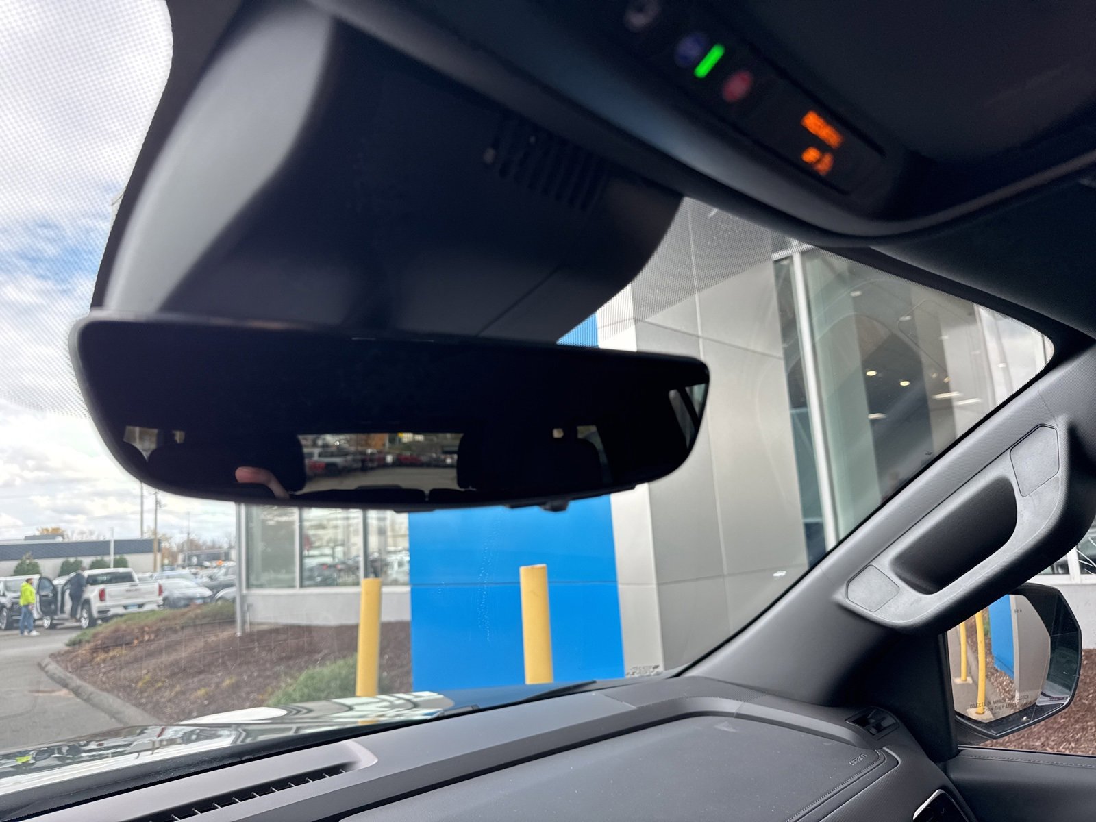 New 2025 Chevrolet Suburban High Country image 31