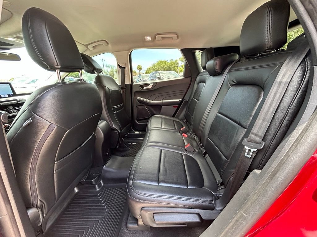 Used 2021 Ford Escape SE w/ SE Sport Appearance Package FWD image 31