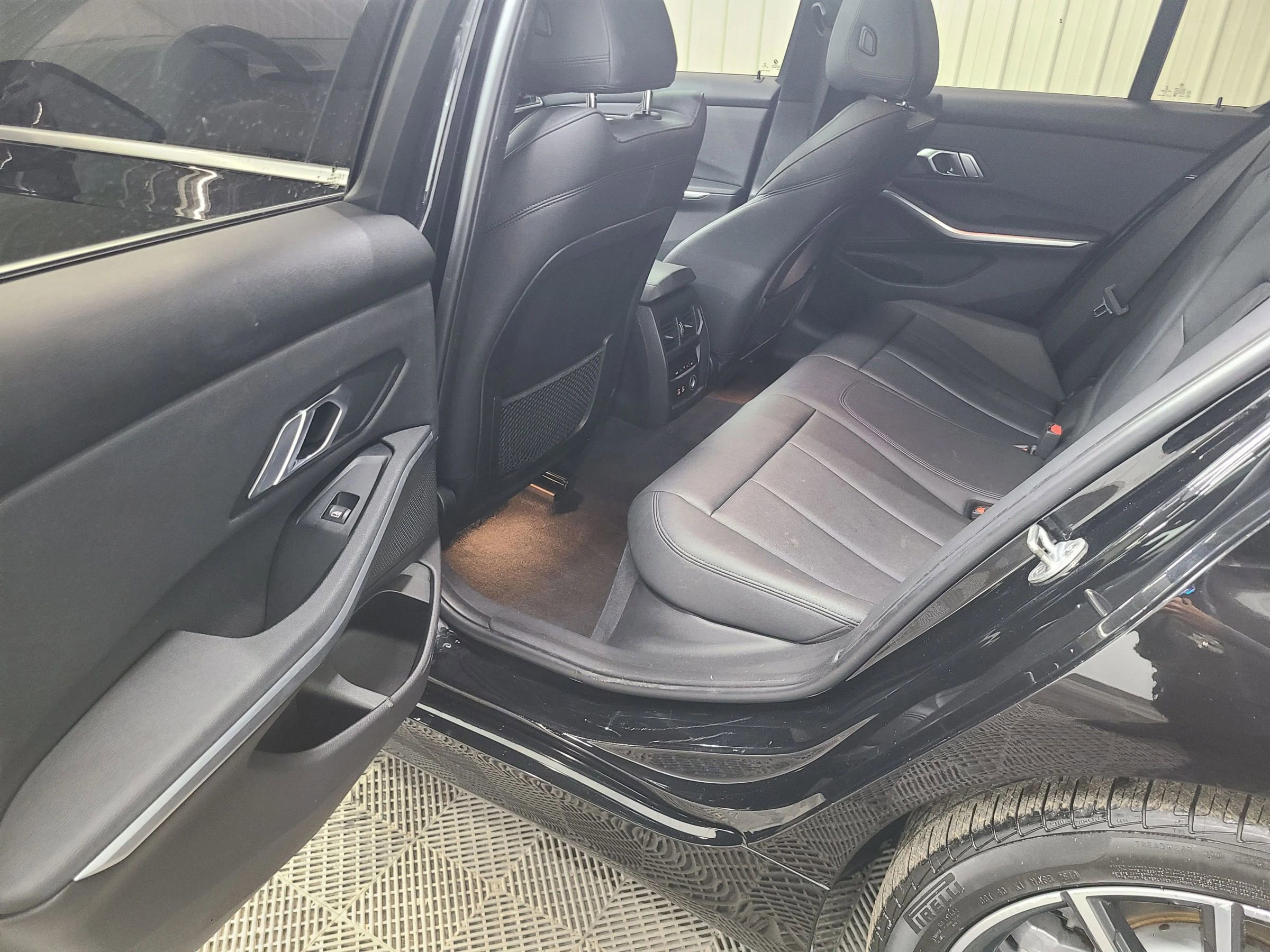 Used 2020 BMW 330i xDrive Sedan w/ Convenience Package image 33