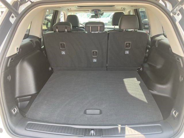 Certified 2023 Jeep Grand Cherokee Limited w/ Luxury Tech Group II AWD/4WD image 24