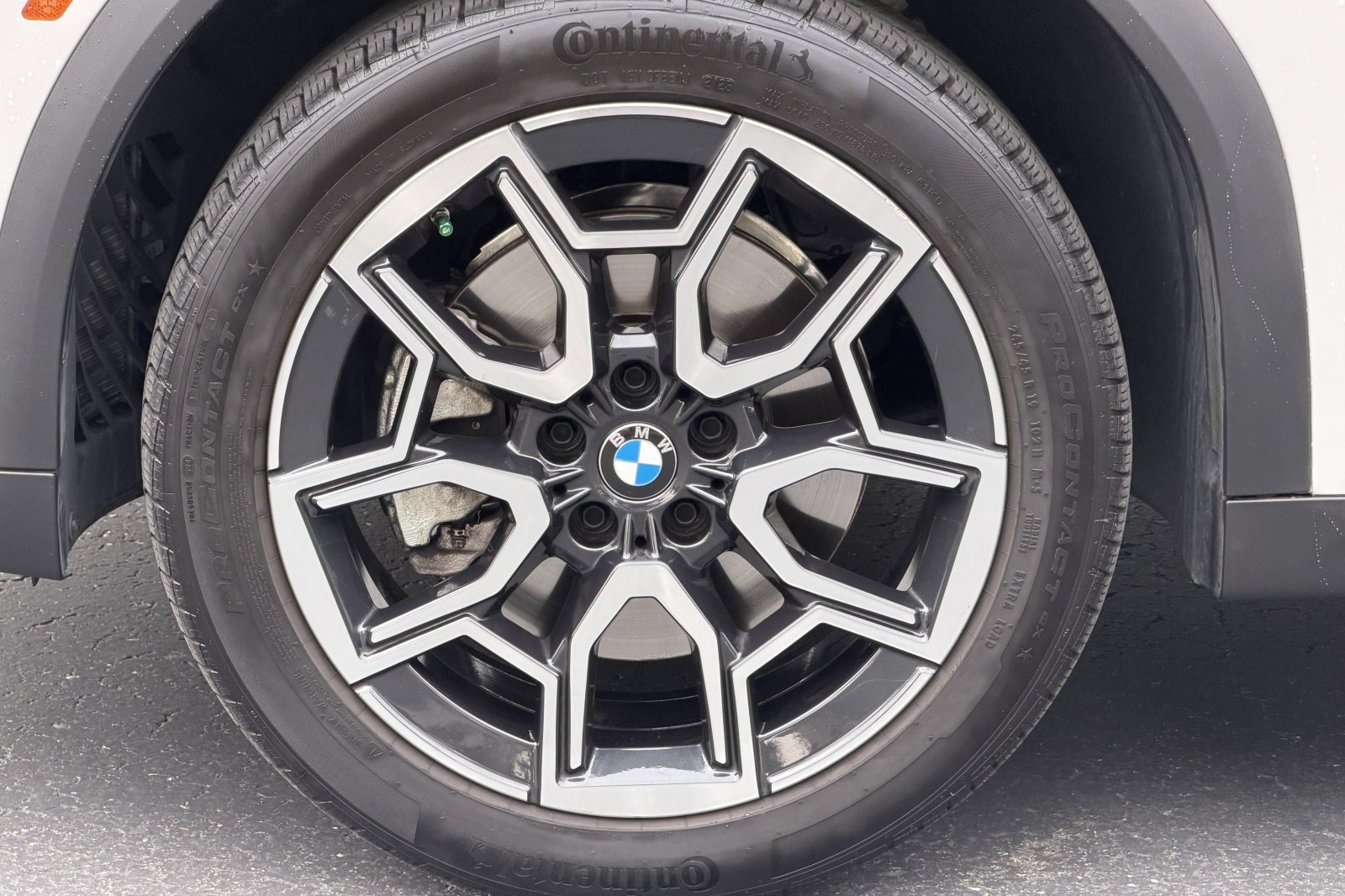 Used 2026 BMW X2 xDrive28i w/ Technology Package AWD/4WD image 33
