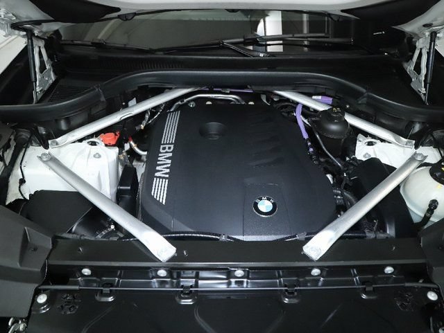 Used 2024 BMW X5 xDrive40i w/ M Sport Package AWD/4WD image 37