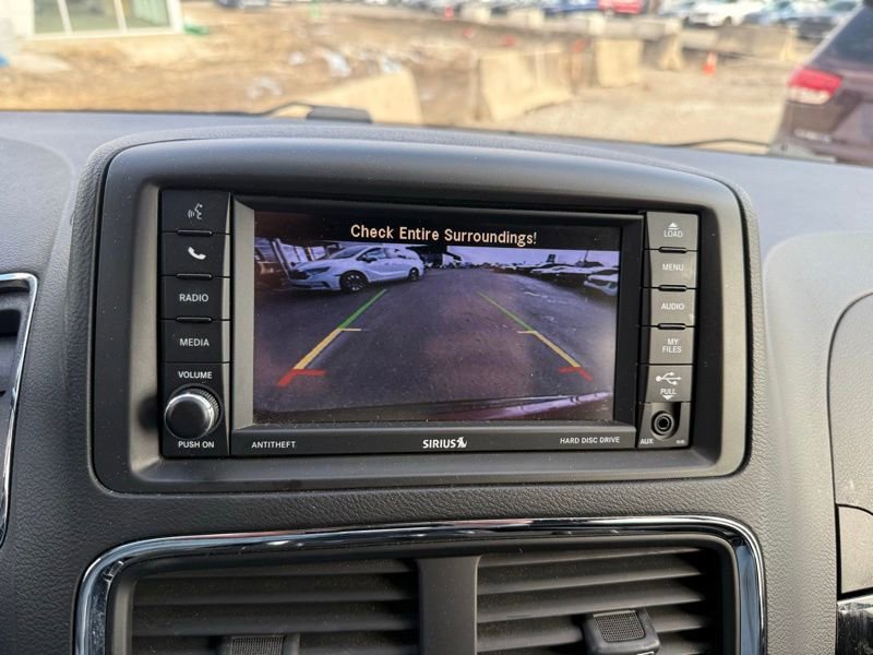 Used 2018 Dodge Grand Caravan SXT w/ Driver Convenience Group image 12