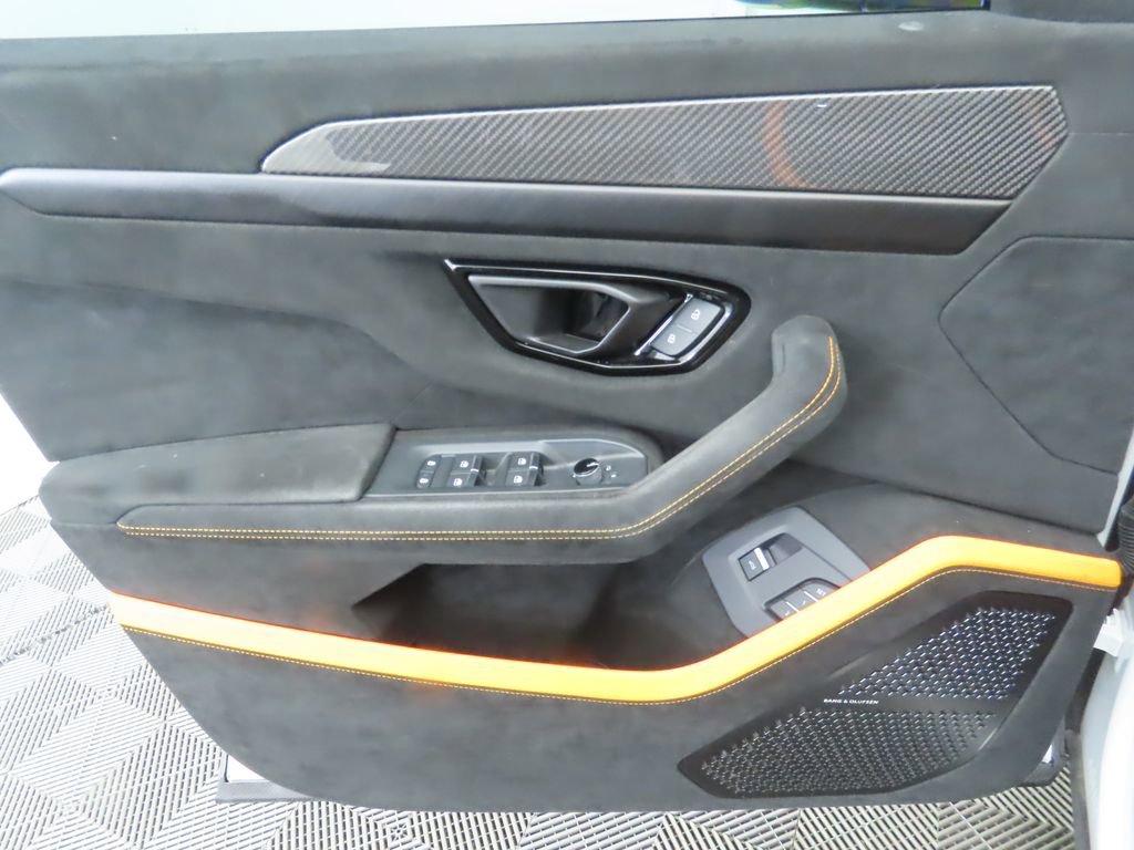 Used 2024 Lamborghini Urus Performante image 25