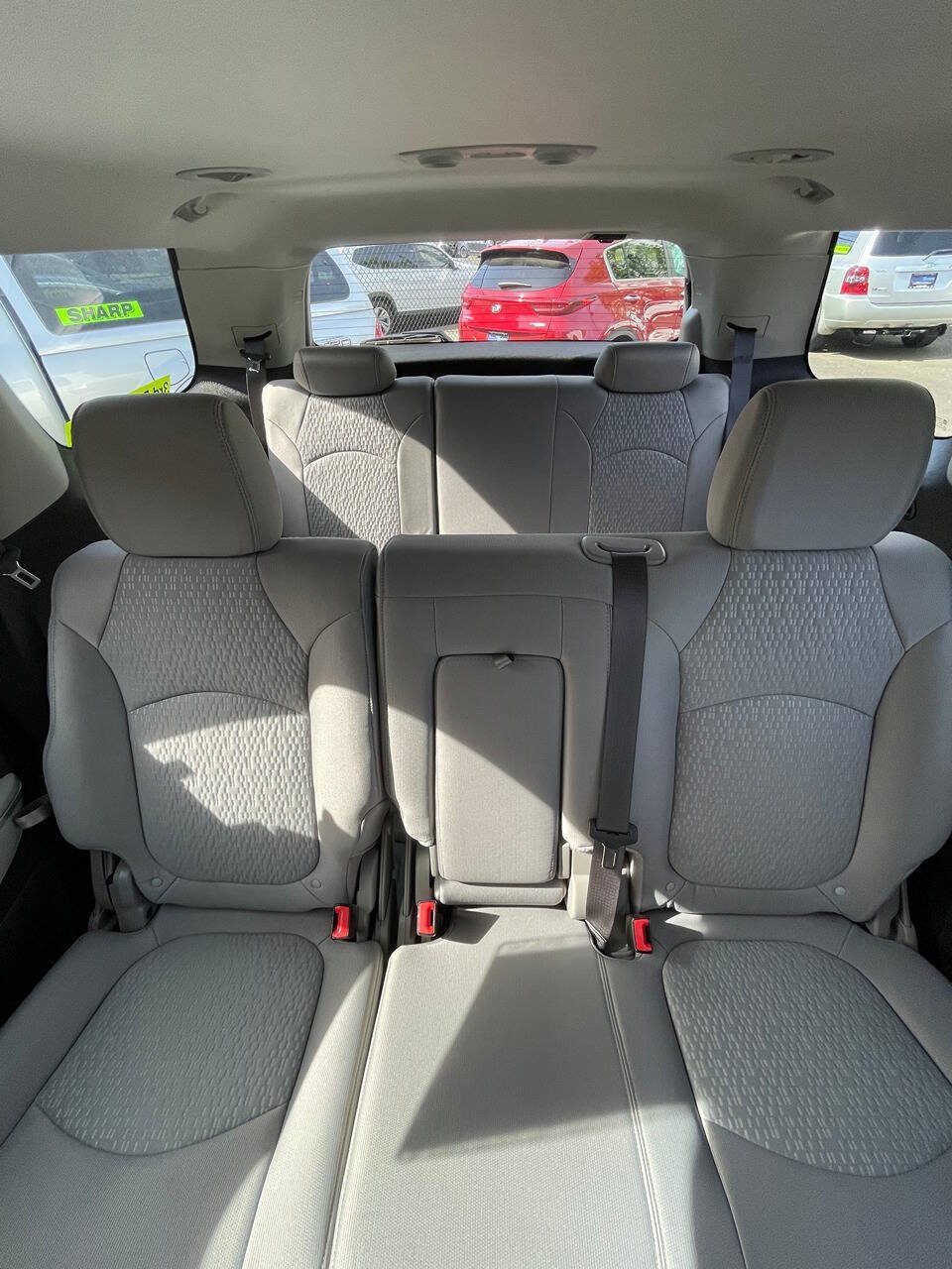 Used 2011 GMC Acadia SLE AWD/4WD image 36