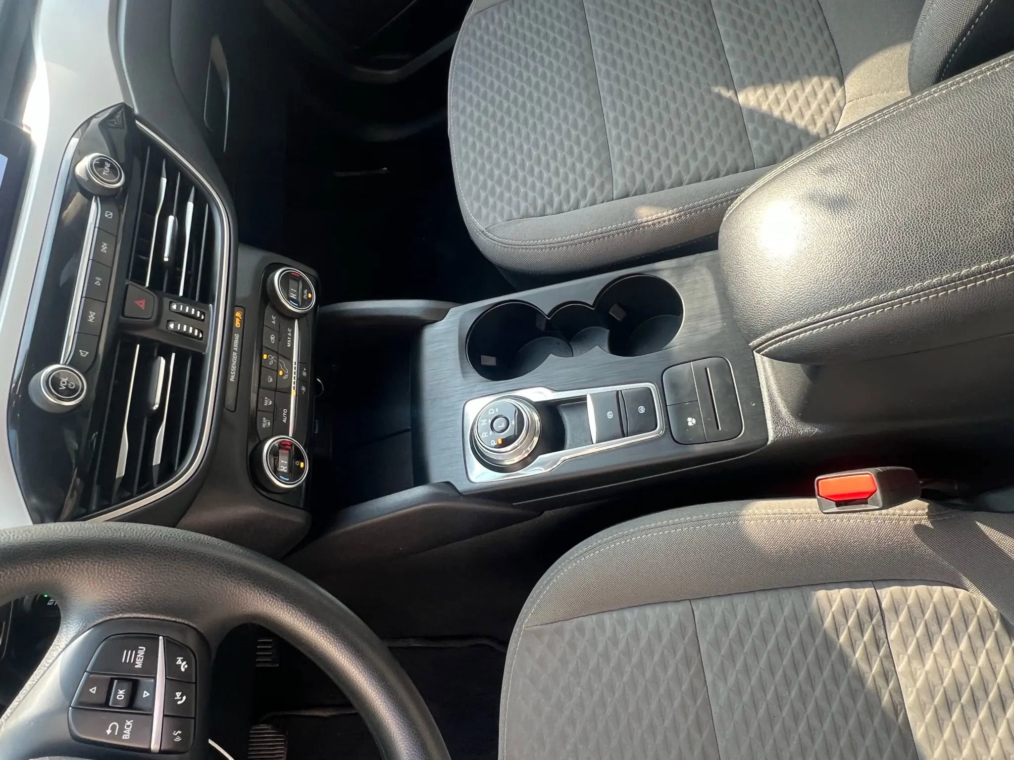 Used 2021 Ford Escape SE image 25