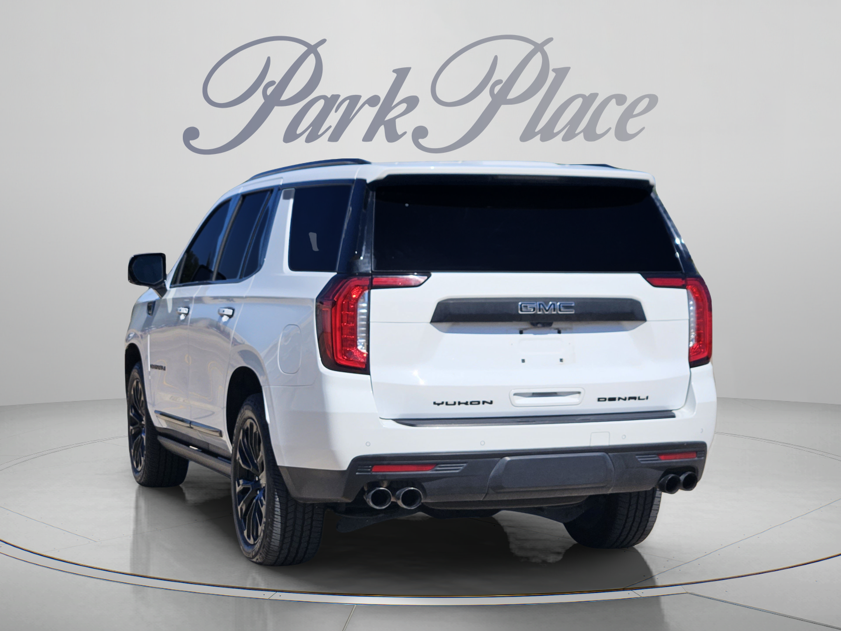 Used 2022 GMC Yukon Denali w/ Denali Premium Package AWD/4WD image 3