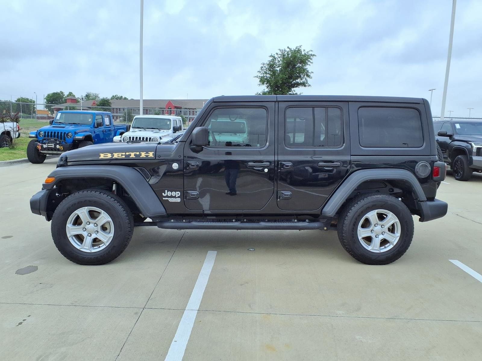 Used 2018 Jeep Wrangler Unlimited Sport S AWD/4WD image 8