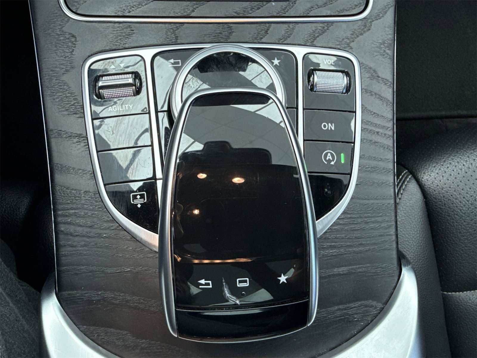 Used 2015 Mercedes-Benz C 400 4MATIC w/ Multimedia Package image 27