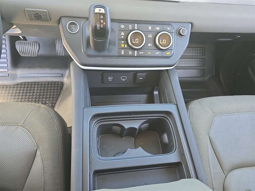 Used 2021 Land Rover Defender 110 SE image 28