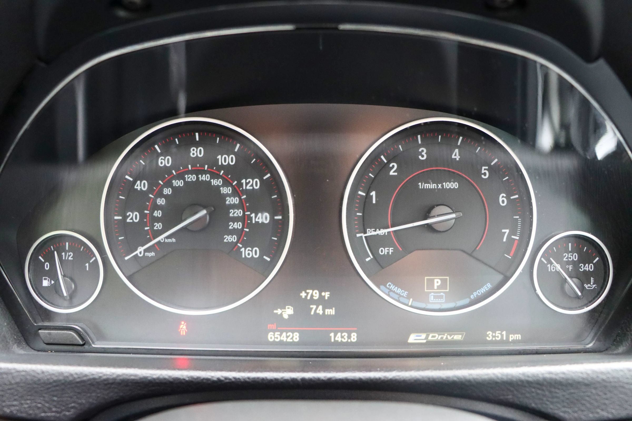 Used 2018 BMW 330e w/ Premium Package RWD image 31