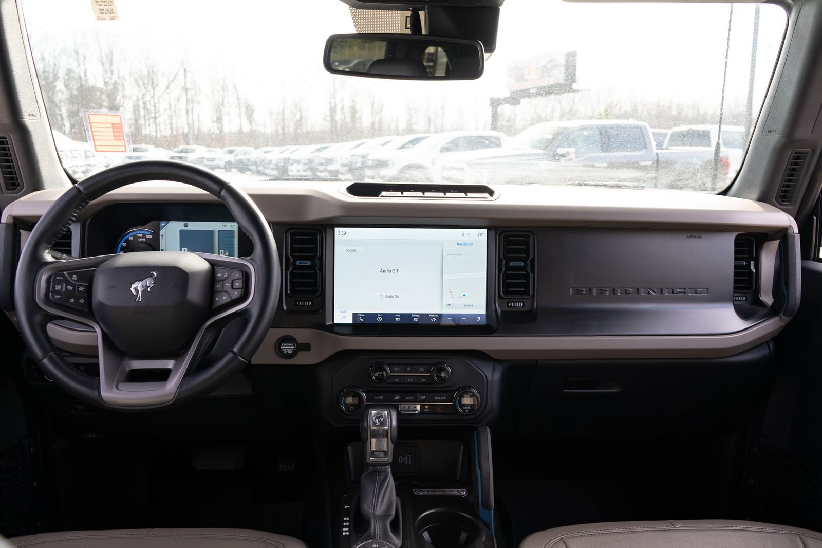 Used 2023 Ford Bronco Wildtrak image 19