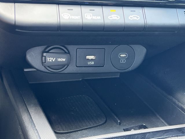 Certified 2025 Hyundai Elantra SEL FWD image 23