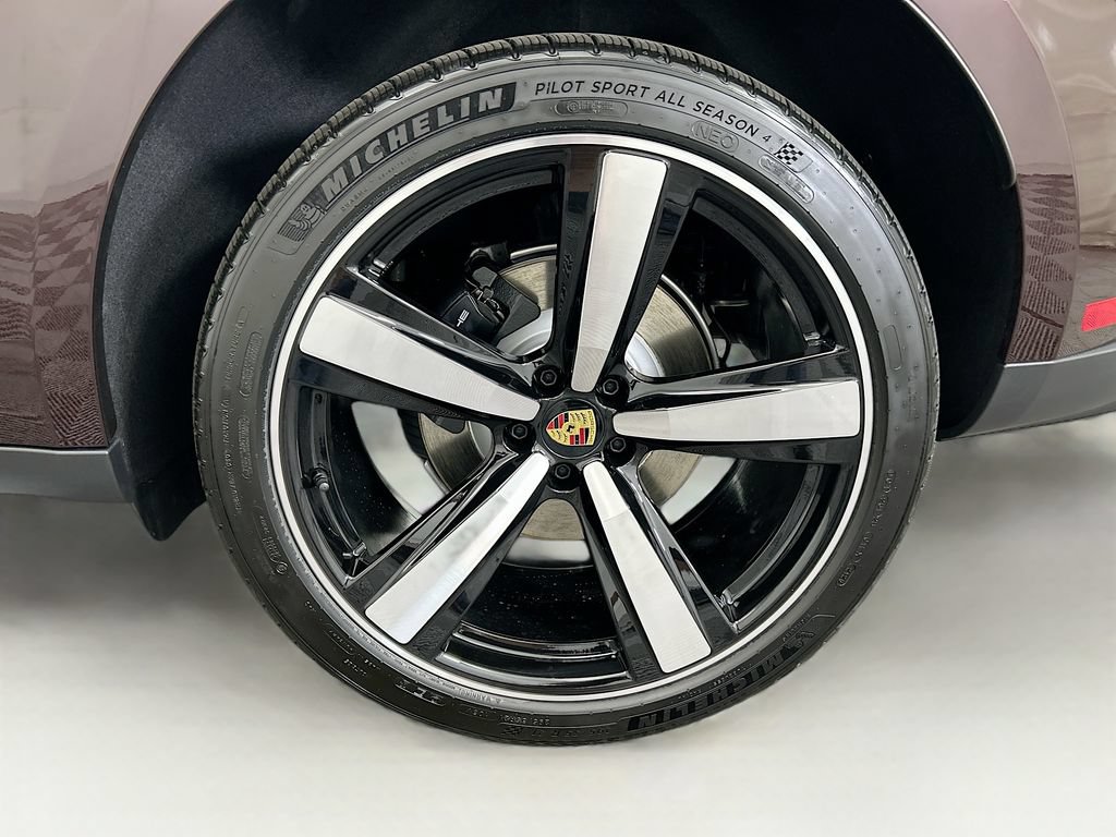 Used 2026 Porsche Macan AWD/4WD image 32