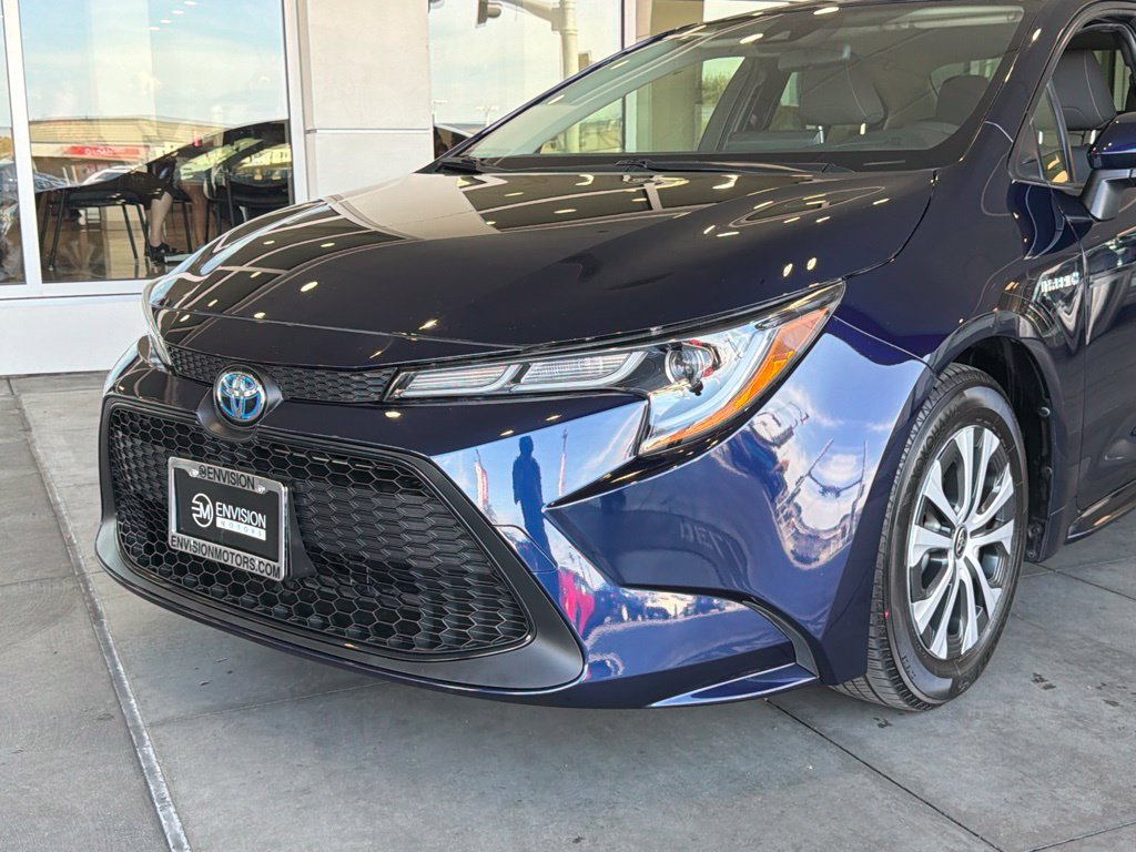 Certified 2021 Toyota Corolla LE FWD image 3