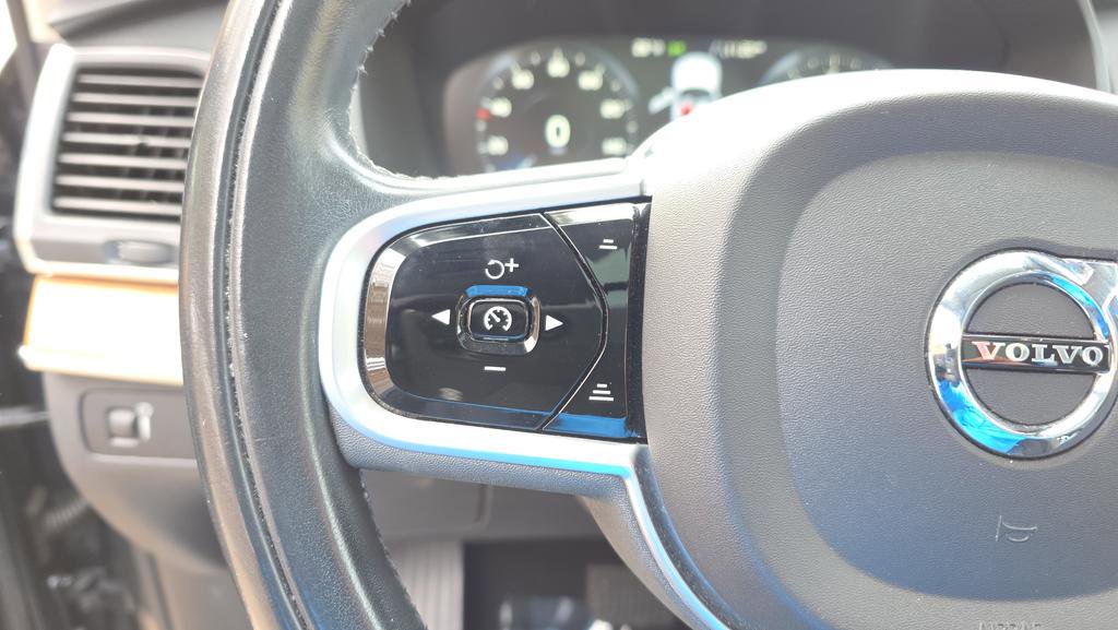 Used 2021 Volvo XC90 T6 Momentum w/ Climate Package image 21
