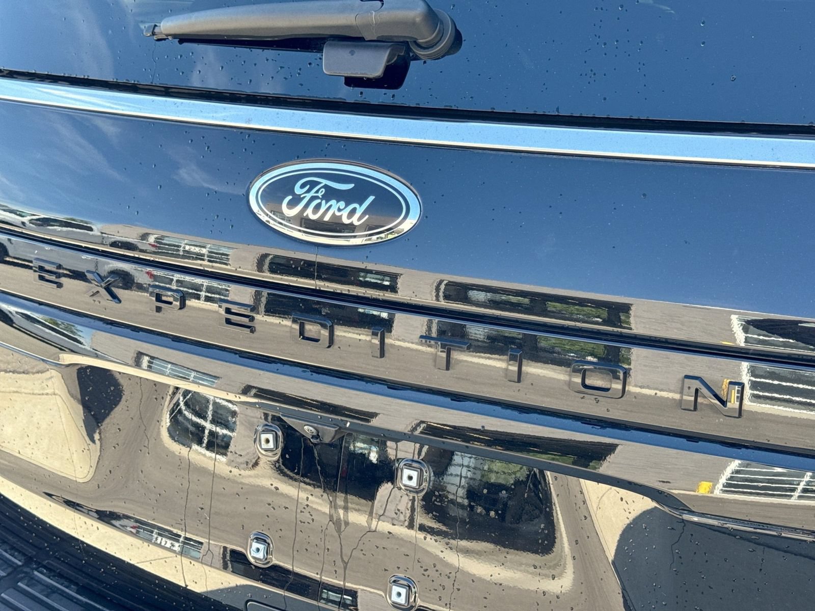 Used 2023 Ford Expedition Limited AWD/4WD image 15