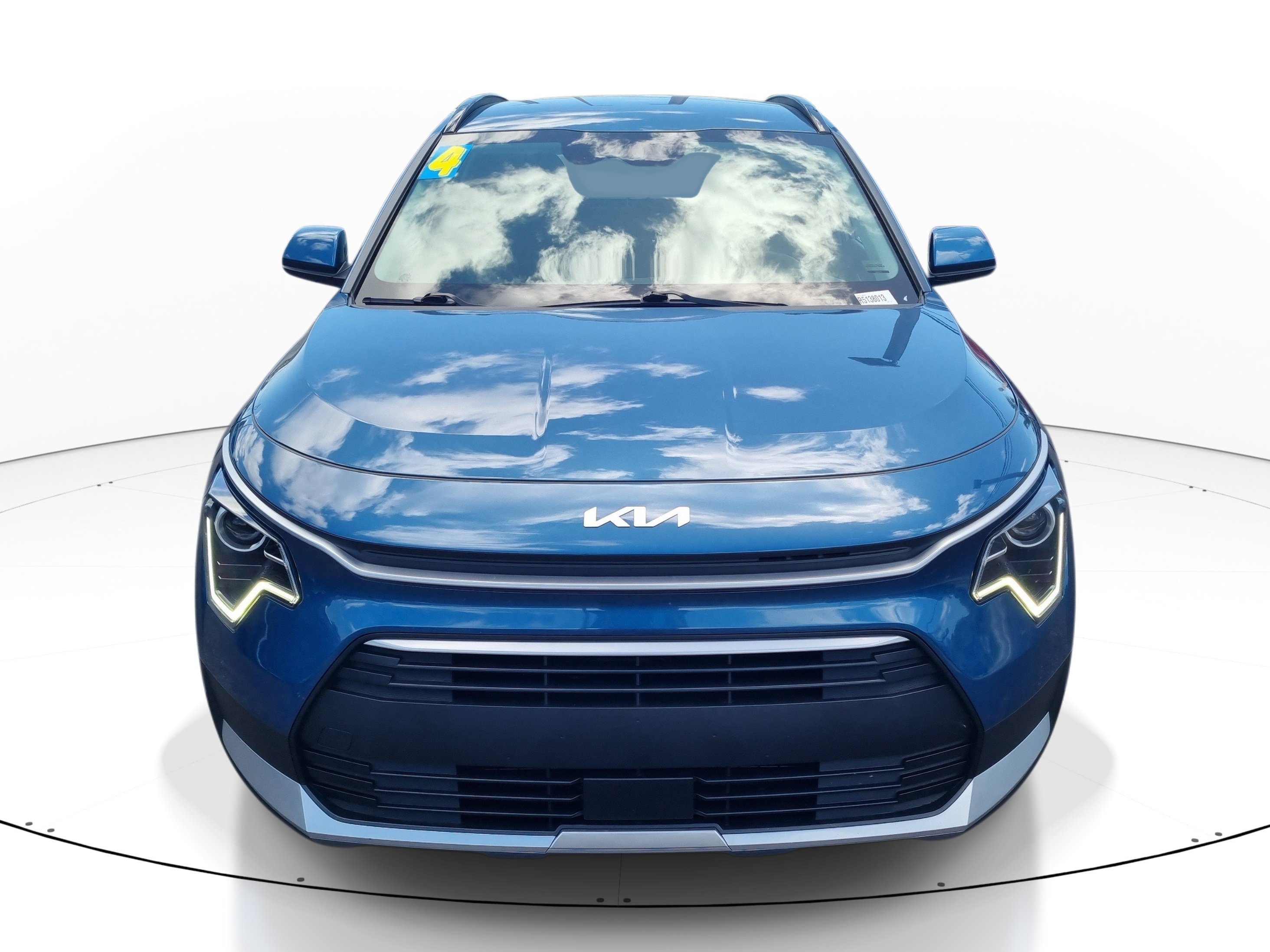 Used 2024 Kia Niro EX FWD image 2