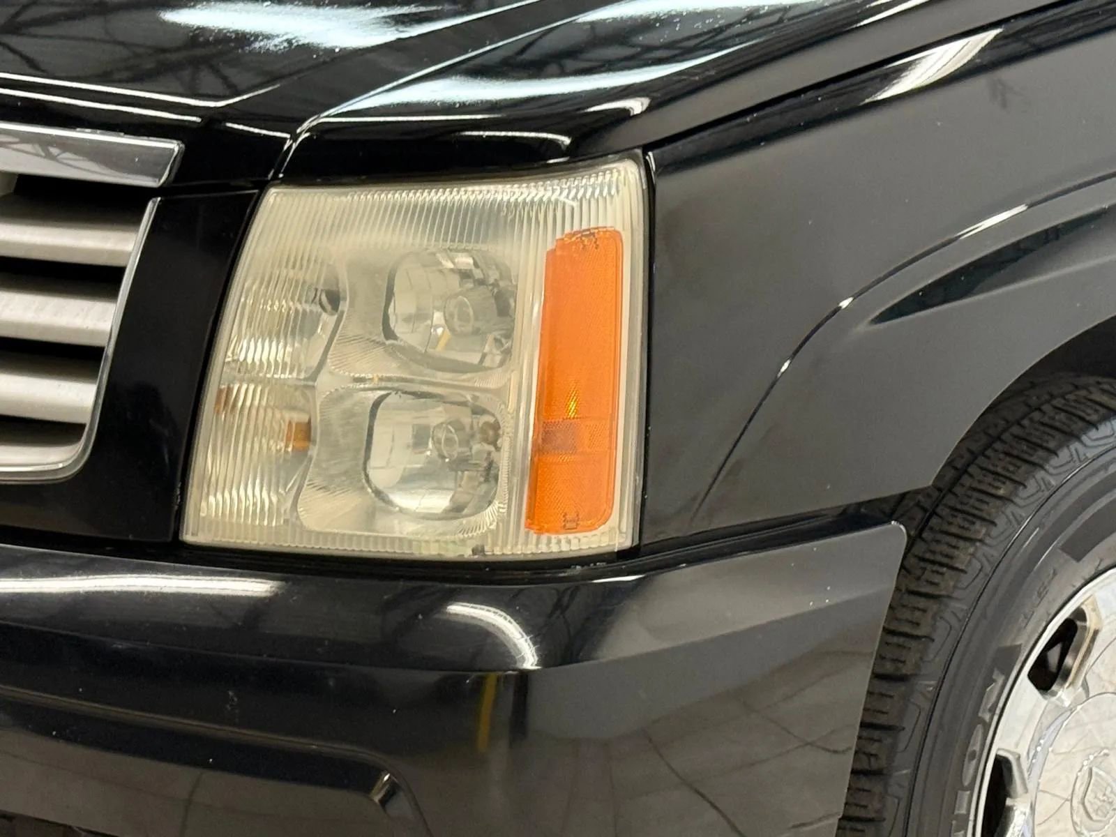 Used 2006 Cadillac Escalade EXT Sport Utility Pickup 4D 5 1/4 image 4