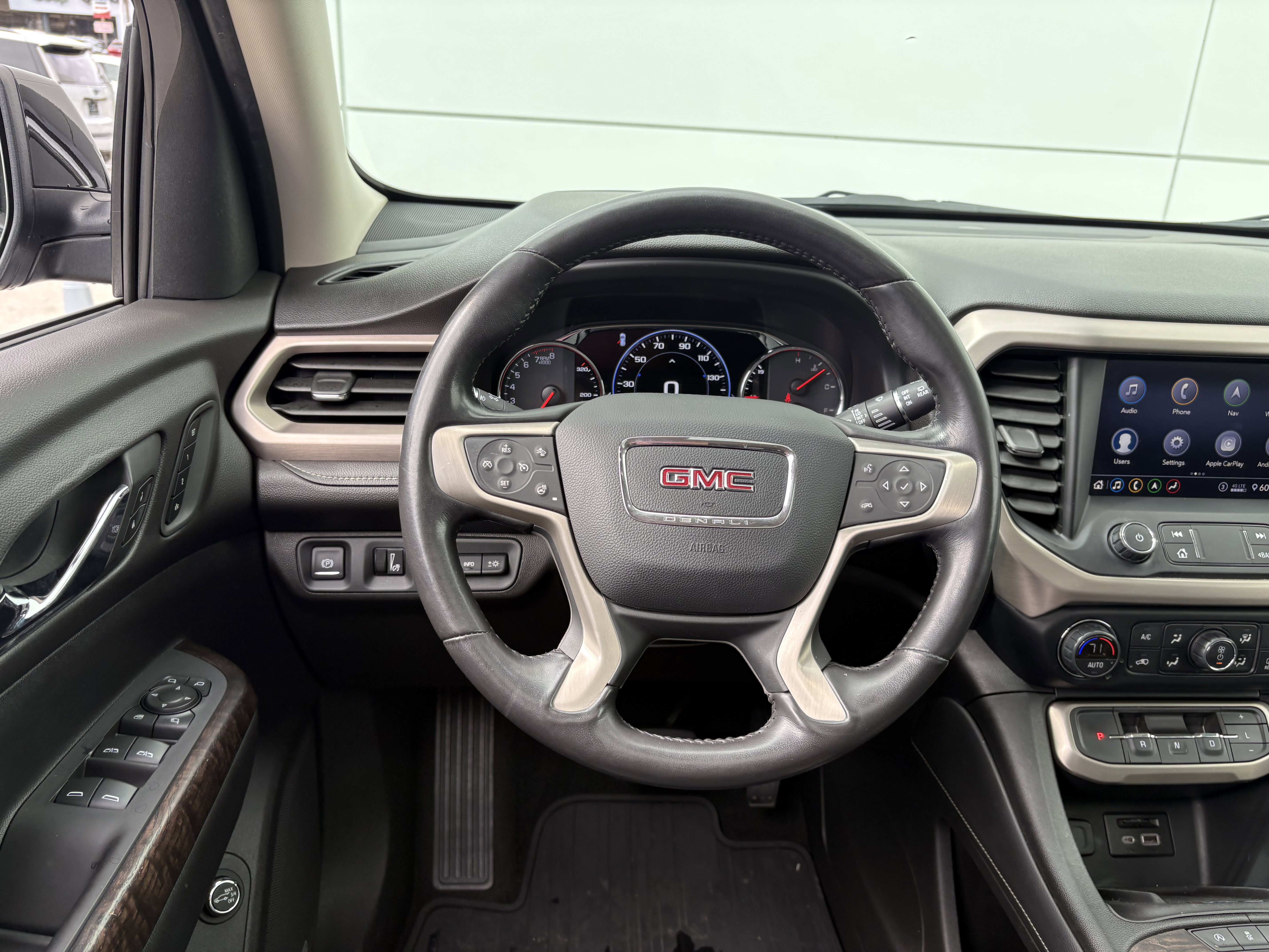 Used 2020 GMC Acadia Denali w/ Denali Ultimate Package image 16