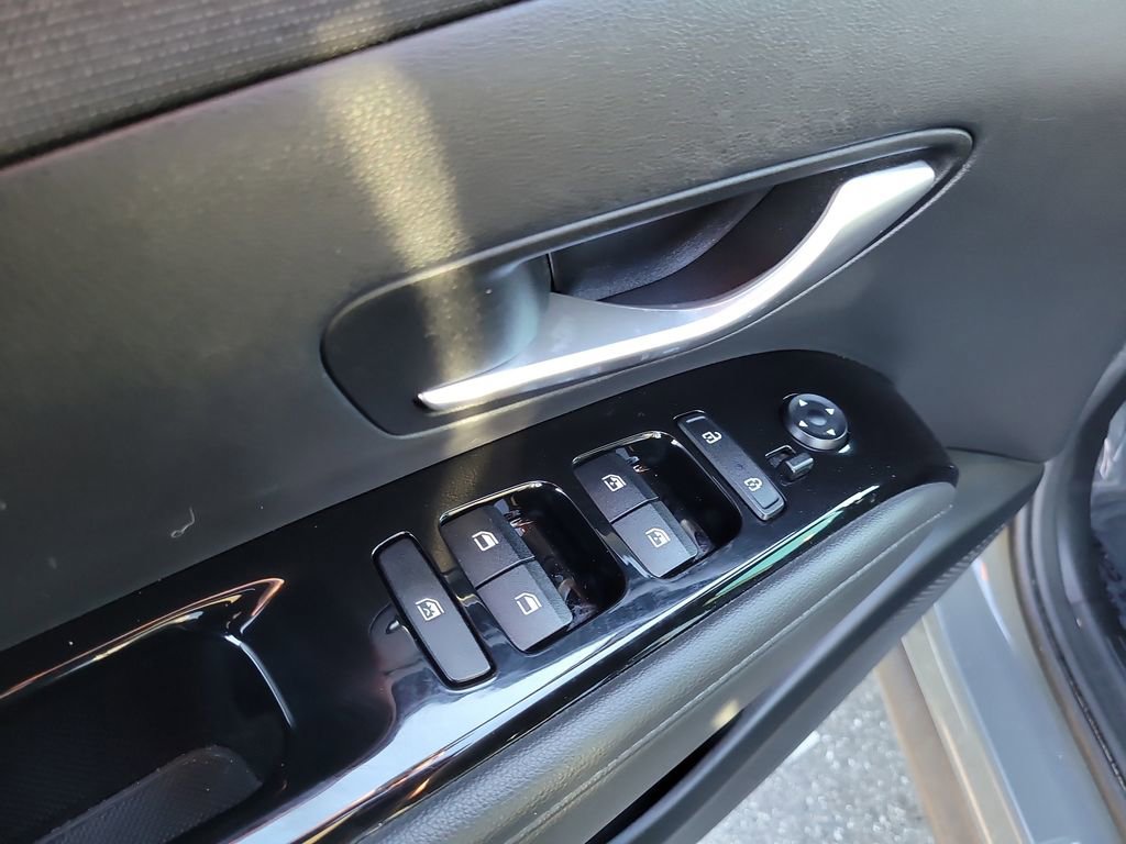 Used 2022 Hyundai Santa Cruz Limited image 13