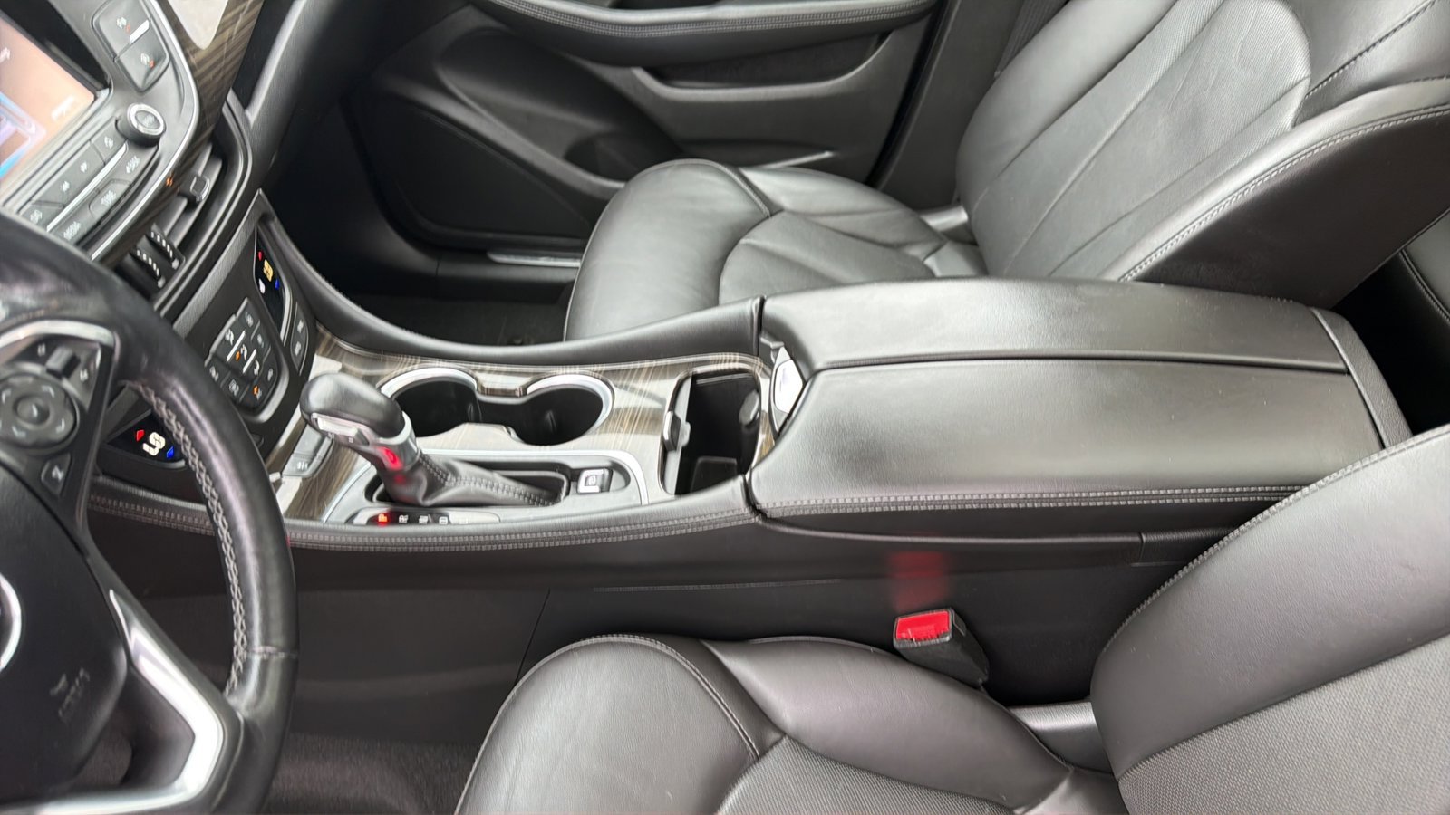 Used 2019 Buick Envision Essence FWD image 21