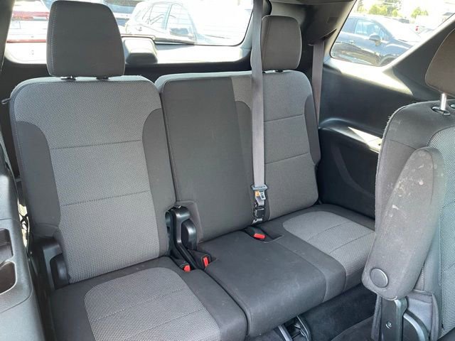 Used 2023 Chevrolet Traverse LT w/ Rear Camera Mirror Package image 13