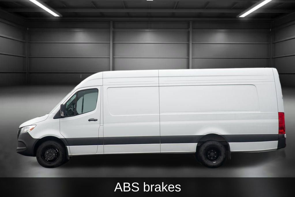 Used 2024 Mercedes-Benz Sprinter 3500 image 6