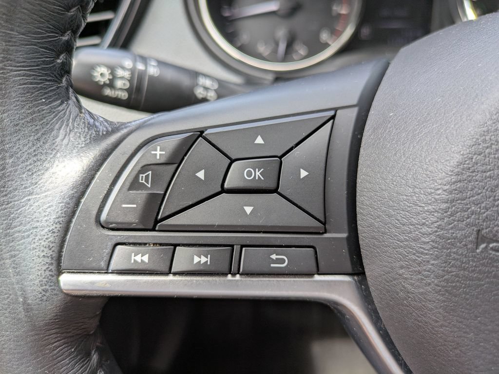 Used 2018 Nissan Rogue Sport SL w/ SL Premium Package FWD image 27