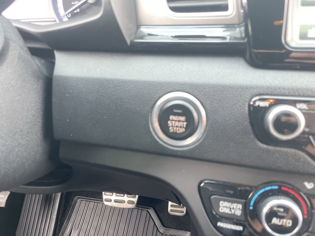 Used 2017 Kia Niro EX image 26