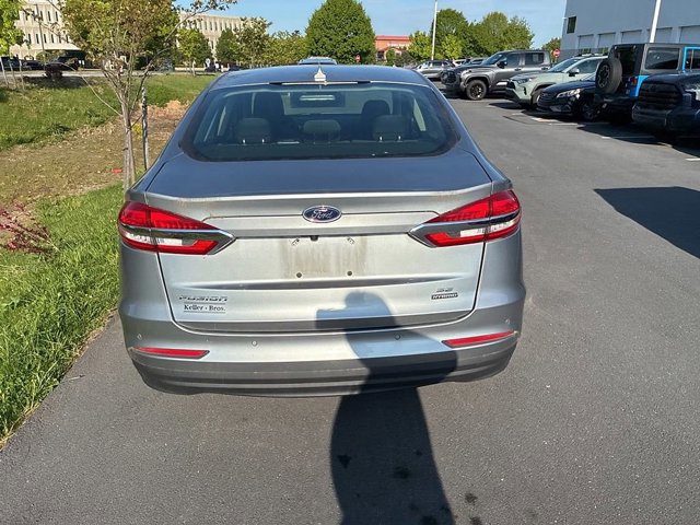 Used 2020 Ford Fusion SE FWD image 11