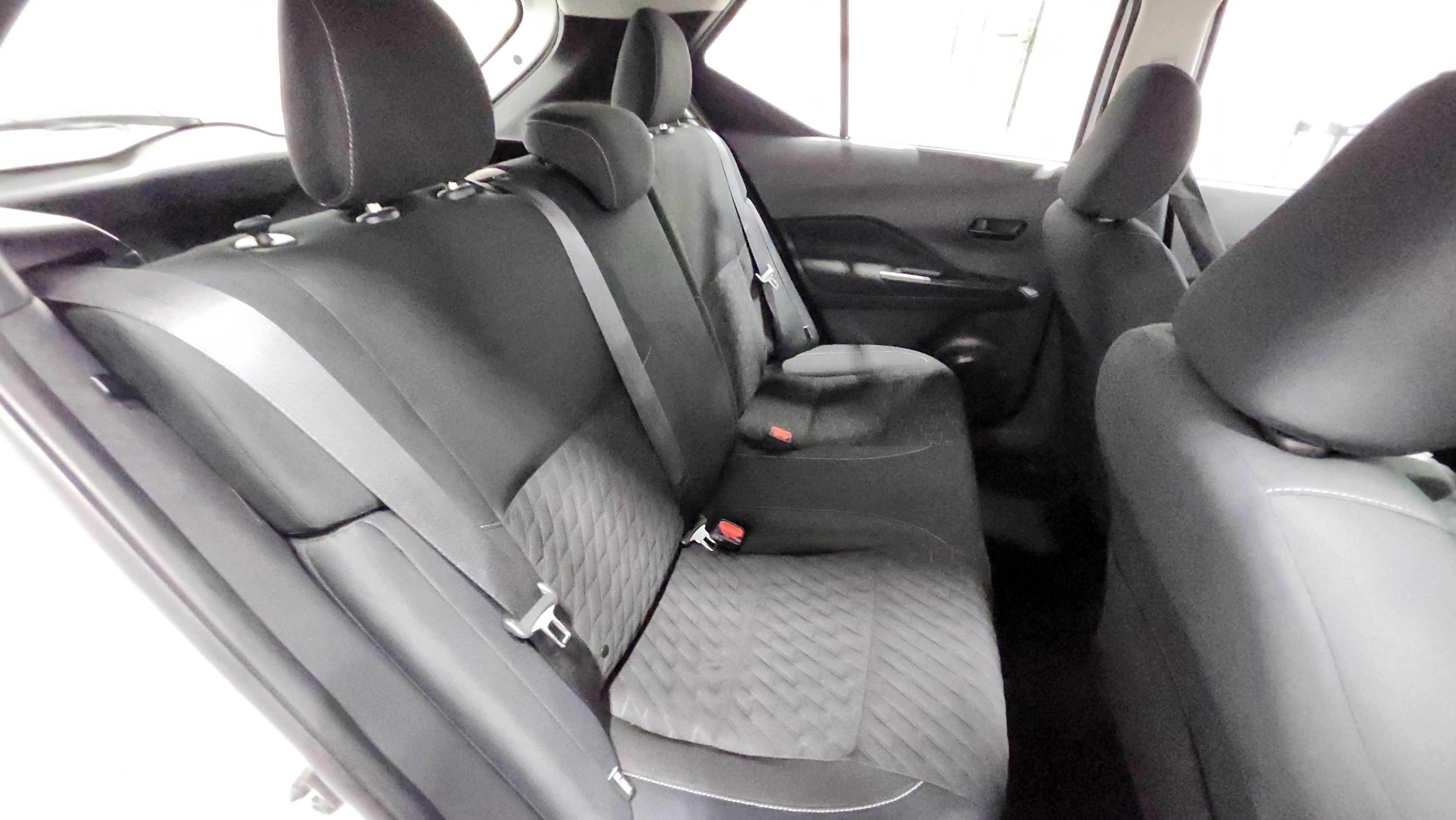 Used 2021 Nissan Kicks S image 18