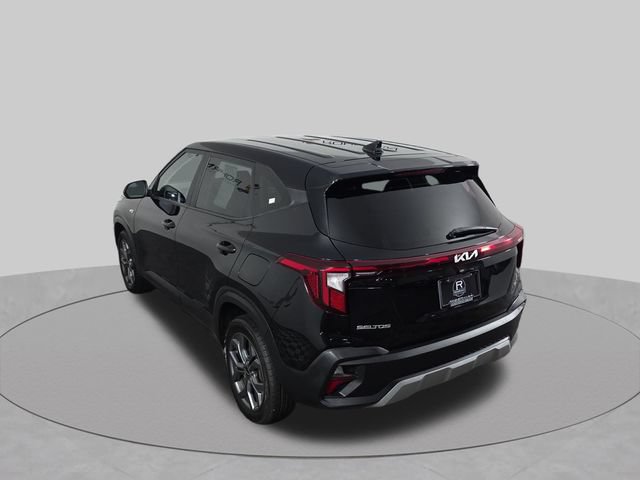 Used 2024 Kia Seltos LX AWD/4WD image 37