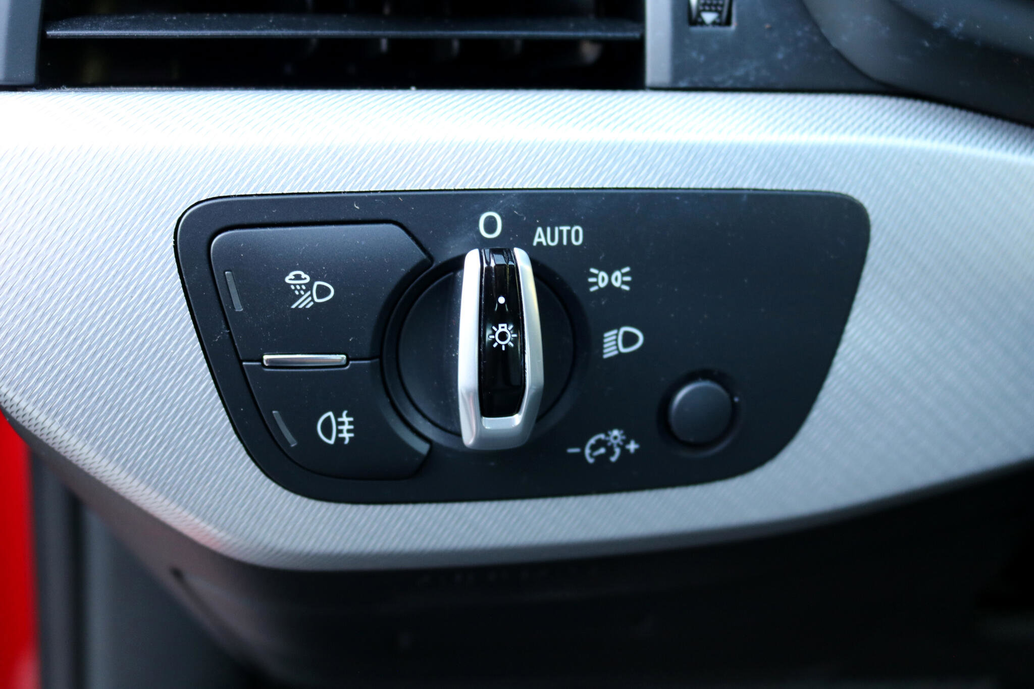 Used 2017 Audi A4 2.0T Premium Plus w/ Premium Plus Package image 30