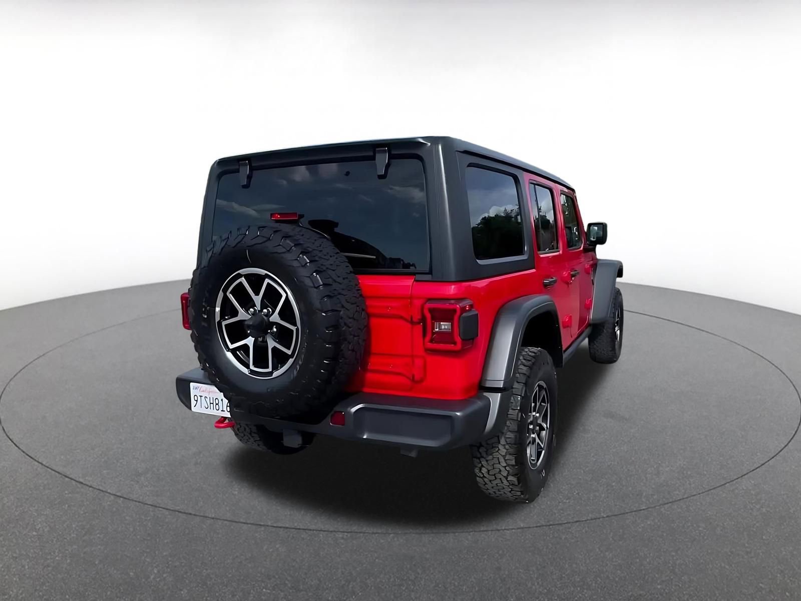 Used 2025 Jeep Wrangler Unlimited Rubicon image 12