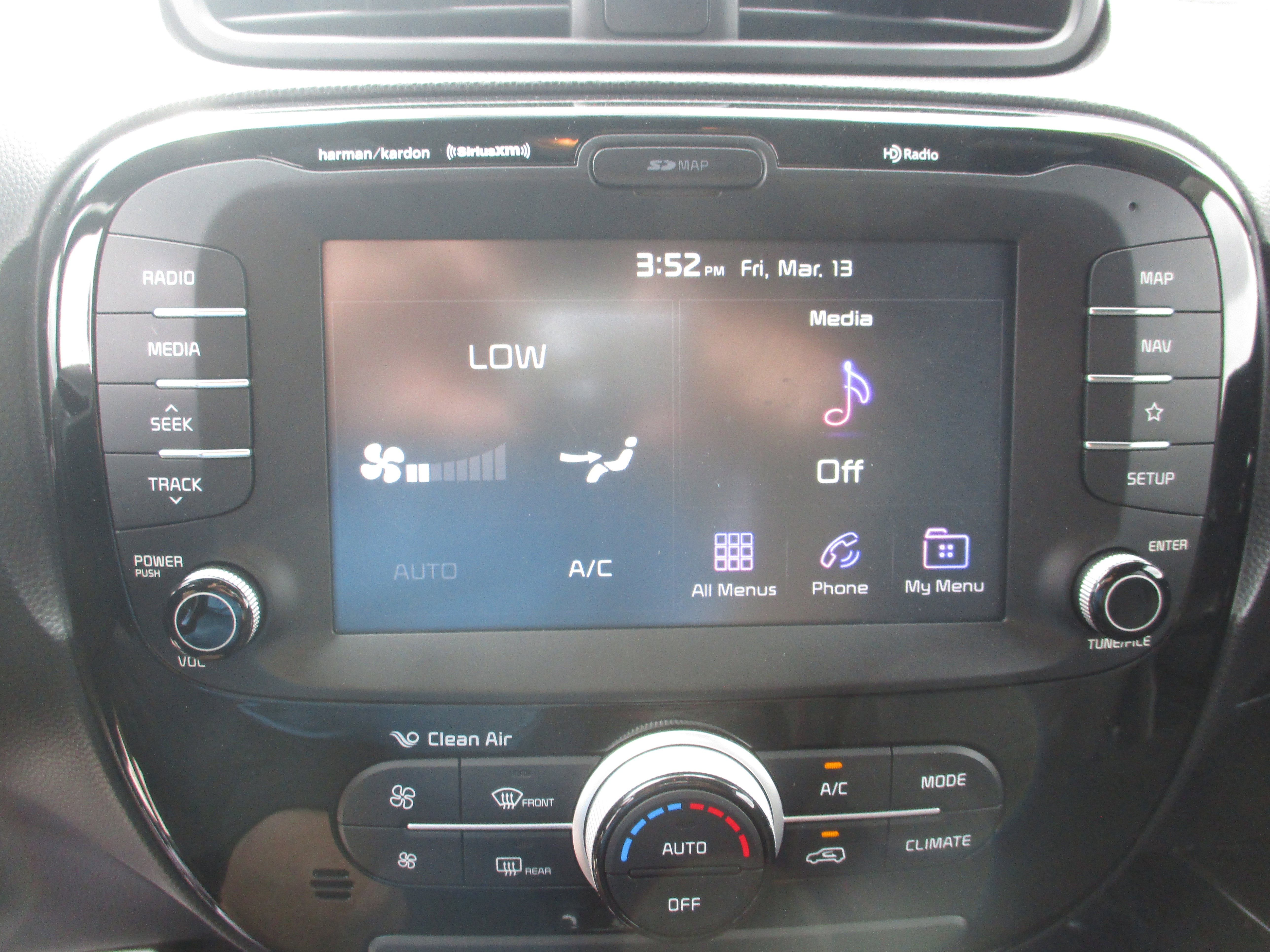 Used 2018 Kia Soul + image 18