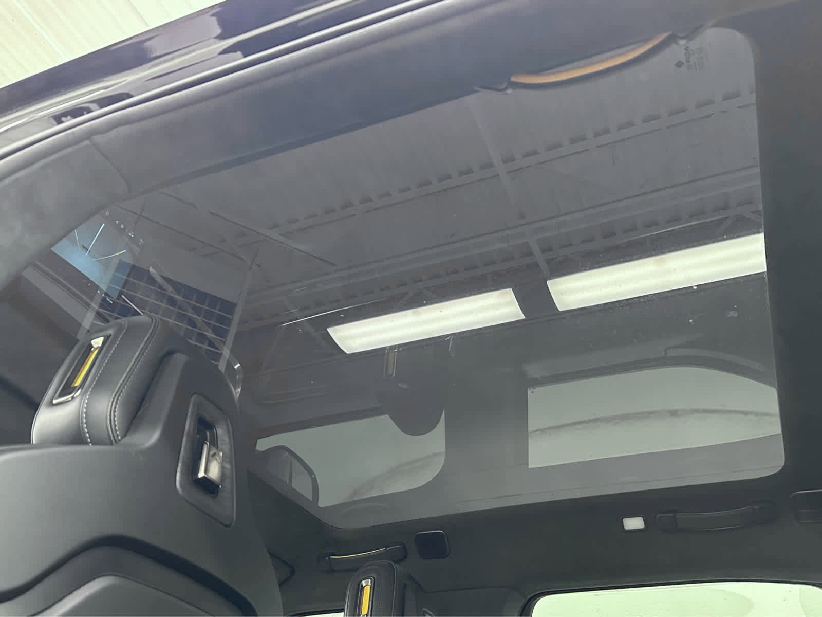 Used 2022 Rivian R1T Adventure image 36