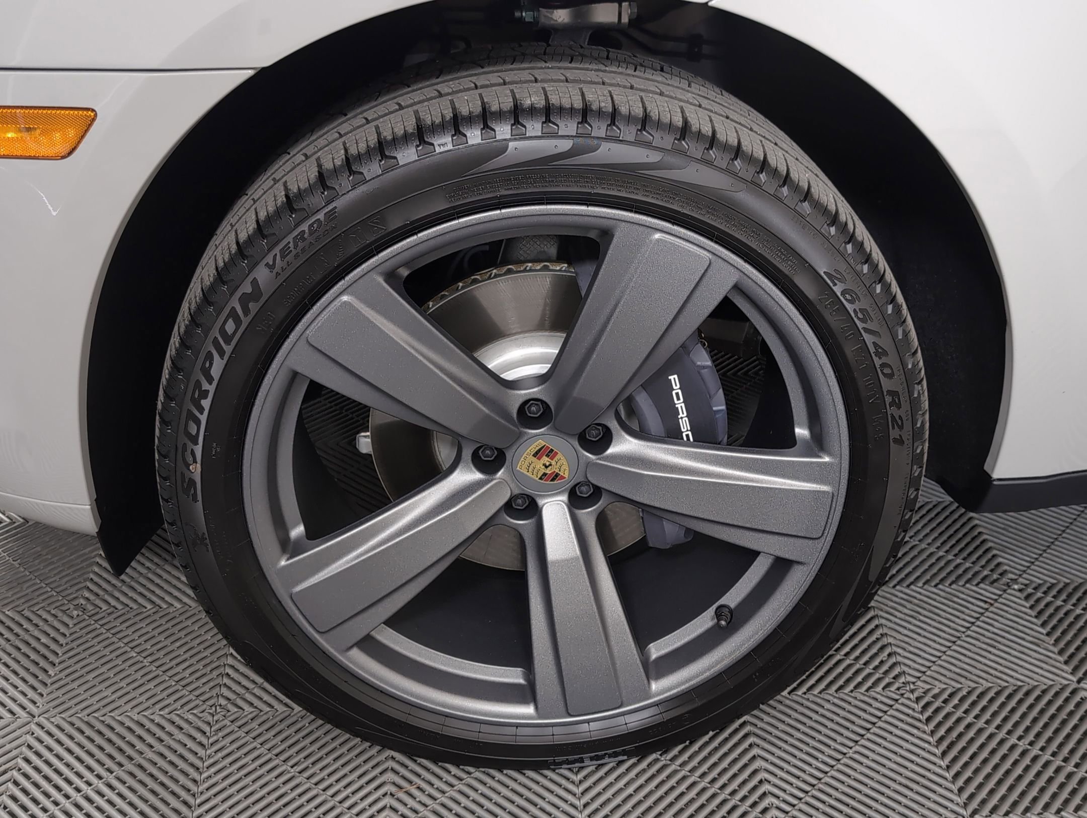 Used 2025 Porsche Macan image 13