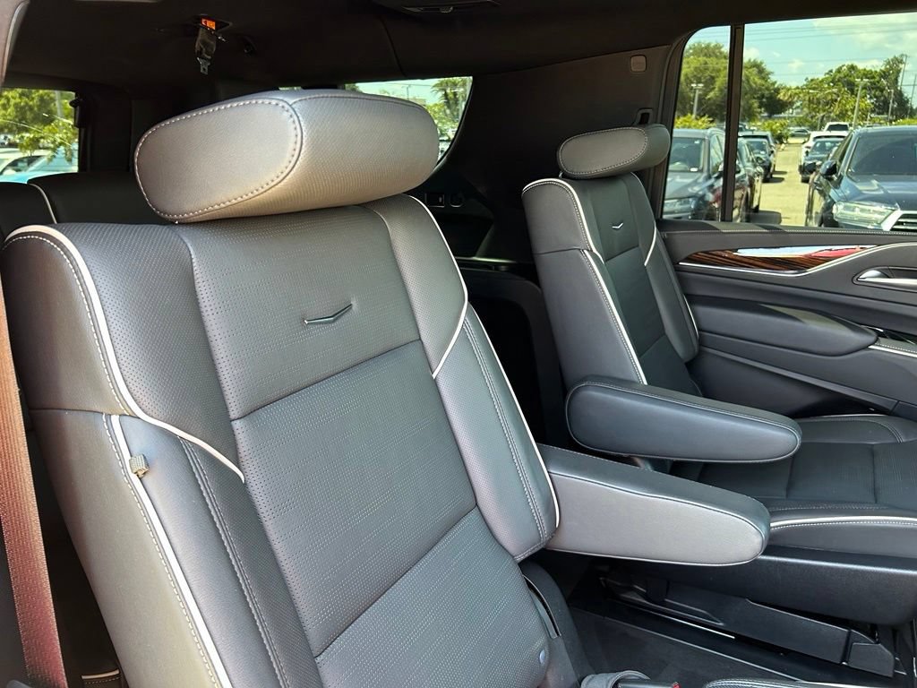 Used 2024 Cadillac Escalade ESV Premium Luxury w/ Performance Package AWD/4WD image 46